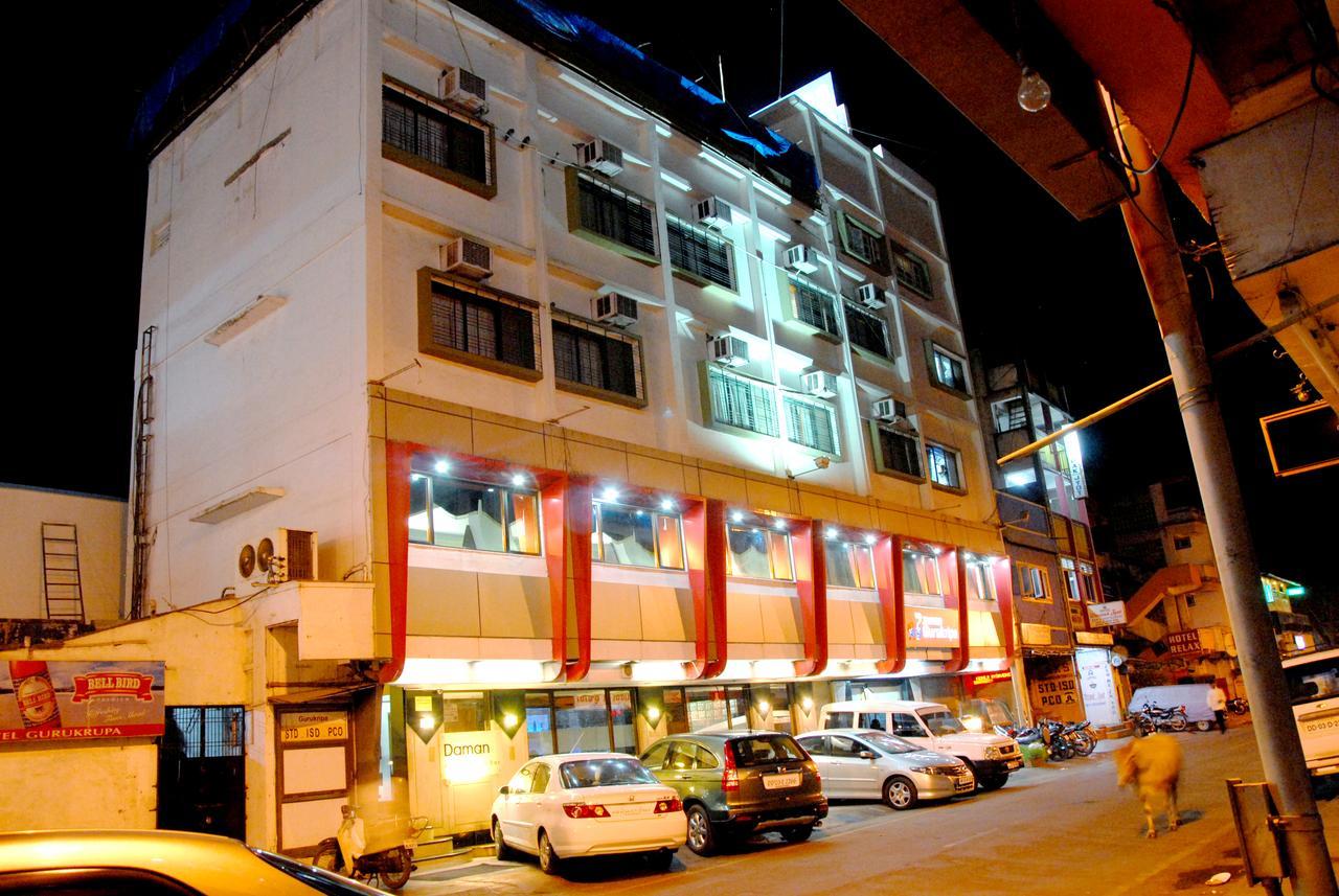 โรงแรมคุรุกรีปา ทามัน ดามัน ภายนอก รูปภาพ